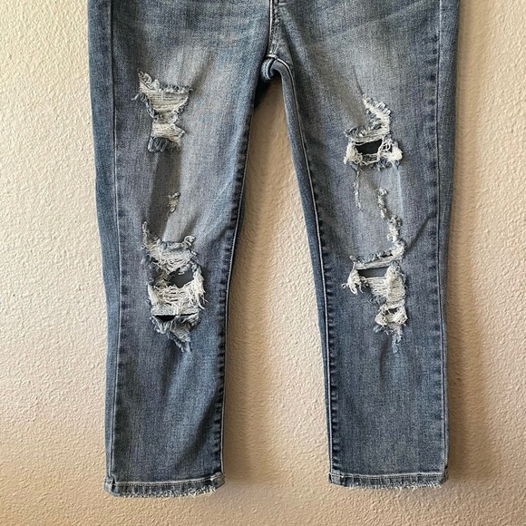 Judy Blue Skinny Fit Capri Cropped Jeans Women’s 26 Blue Distressed Mid Rise EUC - Picture 5 of 12